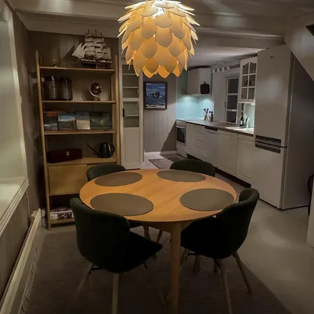 Vikanhuset Holiday home Andenes